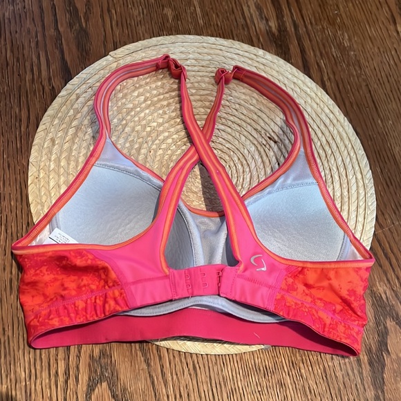 Moving Comfort Comfy Padded Sports Bra Size Small - Picture 8 of 9